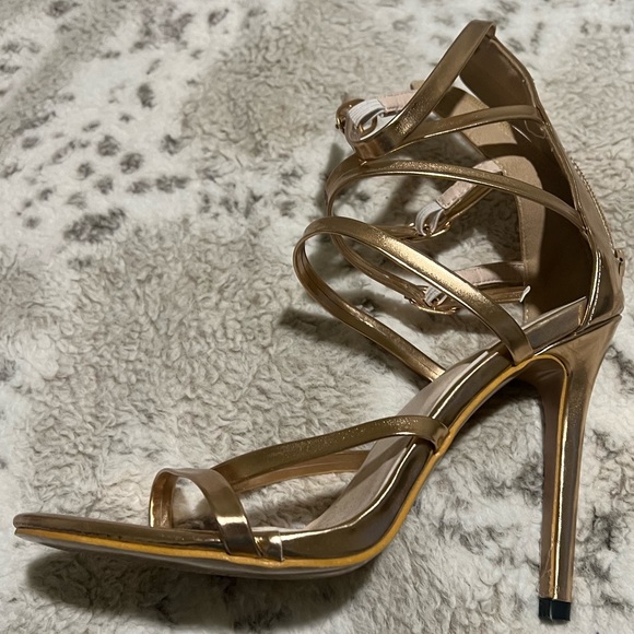 NWOT Rose gold high heels - Picture 2 of 8